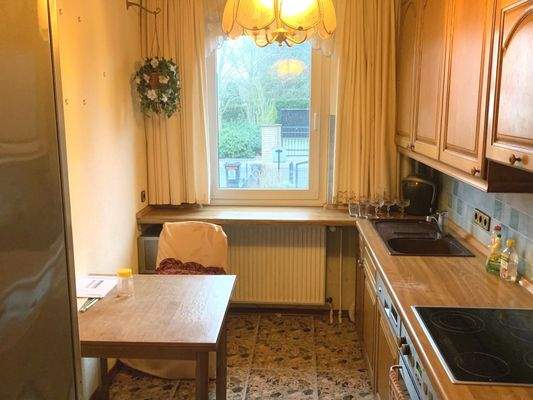 Küche mit Einbauküche