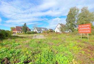 Großes sonniges Grundstück