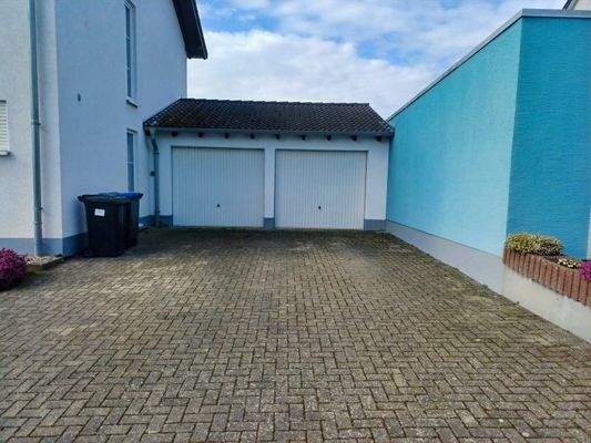 Zufahrt Garage