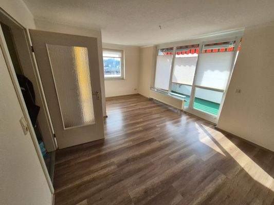 Wohnzimmer mit großer Loggia