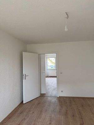 Schlafzimmer 2. Ansicht Durchgang Wohnzimmer