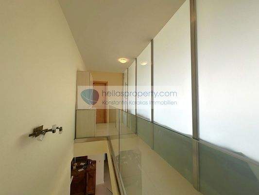 180d376726bd4df3836f986c210d852f-original