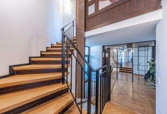 Über den Aufgang geht es in die letzte Einheit