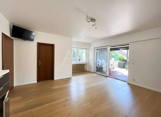 Erstes Schlafzimmer Gartengeschoss