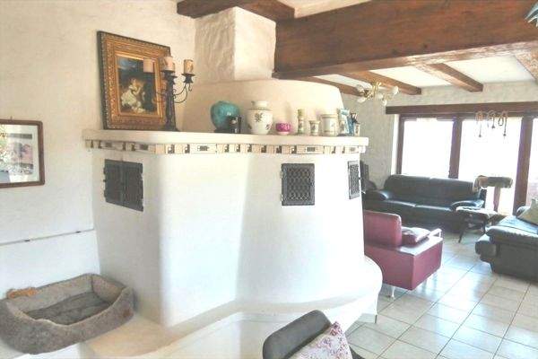 gemütlicher Kachelofen