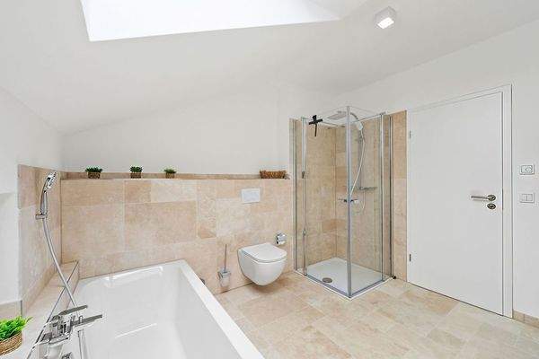 DG begehbare Dusche u. Badewanne