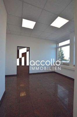 Büro 5 mit Blick in B 6