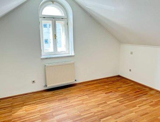 HP3-2-Zimmer-Wohnung-Gnigl-Fensterbogen