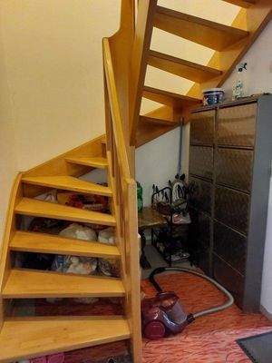 Treppe zu 1.OG