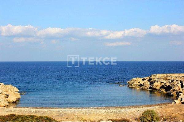 Flat Near the Sea in a Well-Developed Project with Pool in Girne