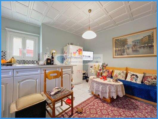 0e8dba4f93084533a8c9c9854d3700b7-original