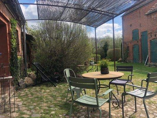 Terrasse Gartenhaus.JPG