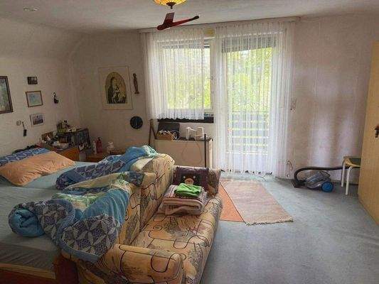 DG_Schlafzimmer mit Balkon