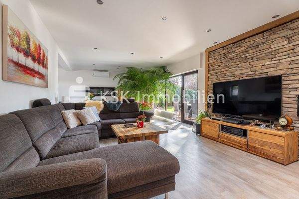 148541 Wohn- und Esszimmer 