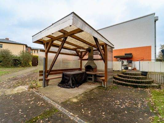 Außenansicht + Garten