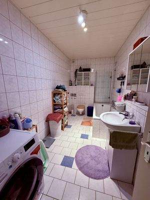 Badezimmer einer Wohnung 1OG