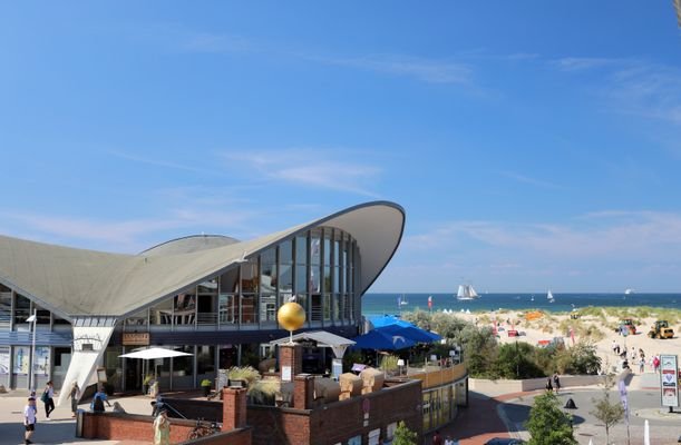 Ausblick zum Teepott, Ostsee & Hafeneinfahrt