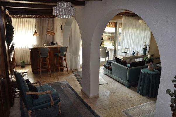 Wohnen und Bar Keller