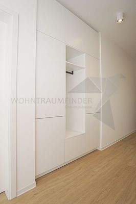 Einbauschrank-Garderobe