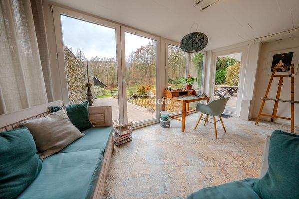 (1)Ausgang zum Teich