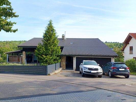 Frontansicht Straße