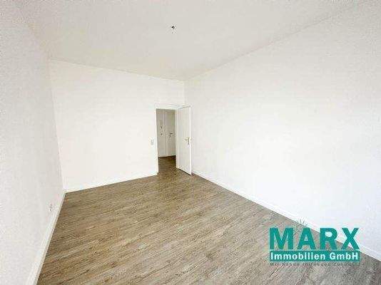 Schlafzimmer mit Blick zum Flur