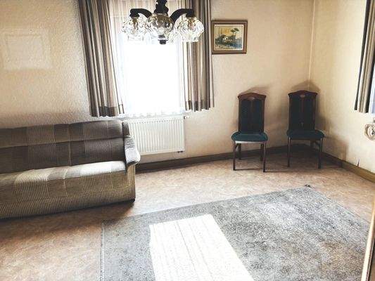 helles Wohnzimmer im EG