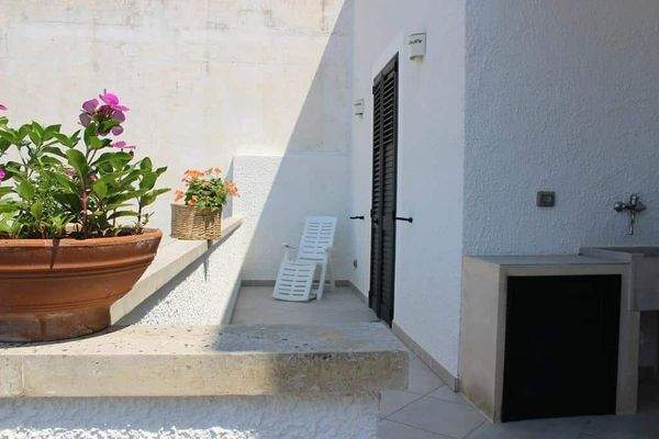 3 Apartments mit Meerblick in Lido Conchiglie (Lecce)