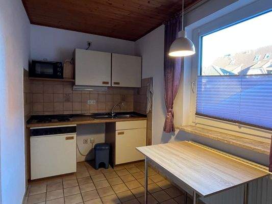 Küche mit ausreichend Platz für einen Esstisch