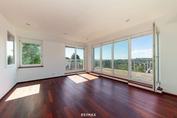 2. Schlafzimmer mit Ausgang auf die Terrasse