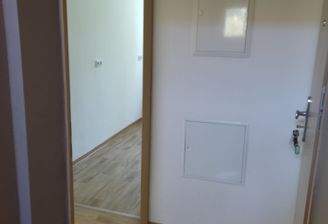 WMW 26 d EG Mitte Eingang Wohnung