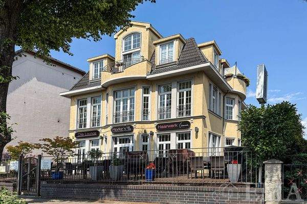 Wohn- und Geschäftshaus