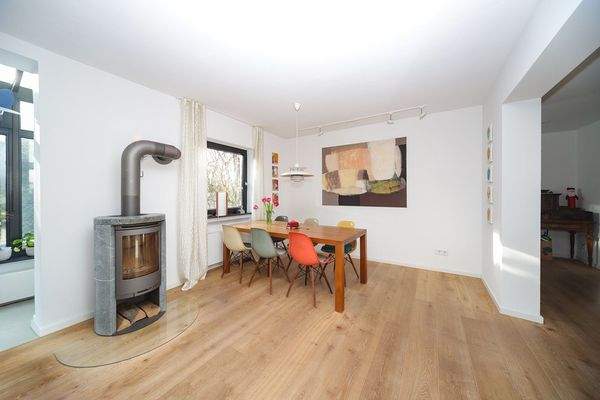 11_Kaminofen u. Essbereich