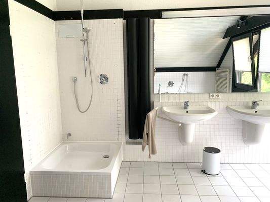 Badezimmer Dachgeschoss