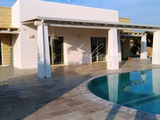 charakteristische Villa mit Pool in Santa Maria di Leuca