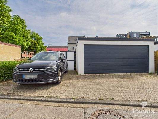 Doppelgarage & Stellplatz