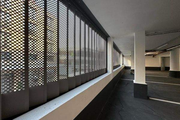 Sichtschutzlamellen Parkgeschoss