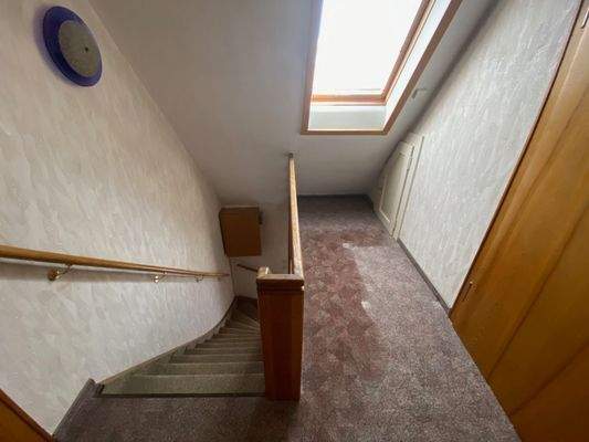 Diele mit Treppenaufgang 1. OG.jpeg