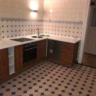 Fliesen werden teilweise noch ausgewechselt 