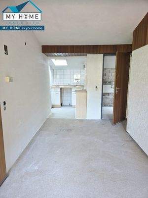 Wohnen DG Blick zu Küche und Bad