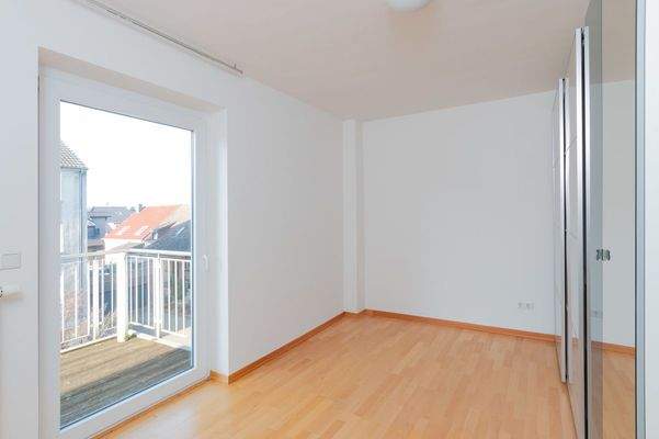2. OG Schlafzimmer mit eignen Balkon 