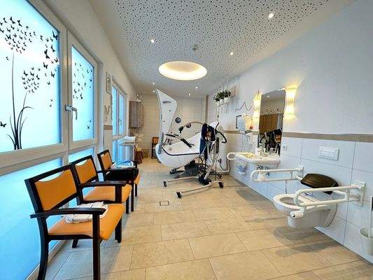 Pflegebad zusätzlich