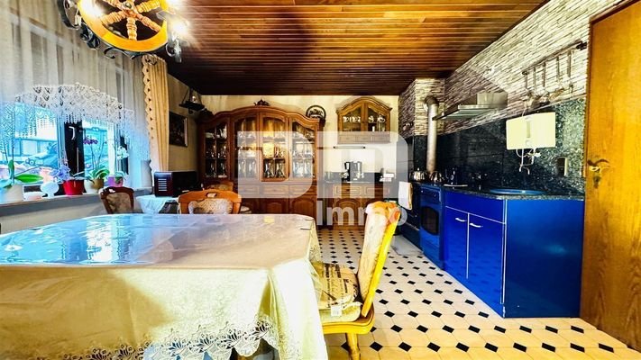 Vorderhaus EG Wohnküche mit Einbauküche