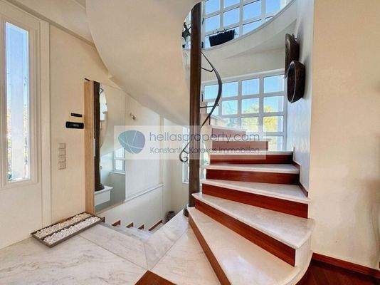 4b98821e10444018bcd303a306002a54-original