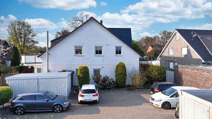 Wohnungsansicht-Außenbereich / Stellplätze