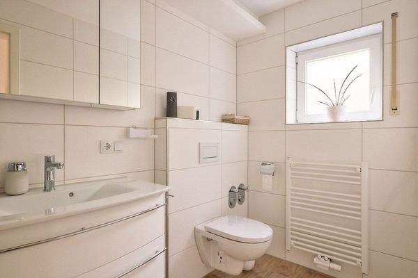 Blick in das Tageslichtbadezimmer