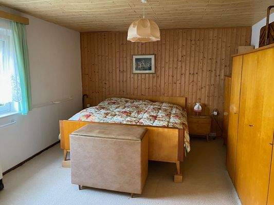 Schlafzimmer im Erdgeschoss.jpeg