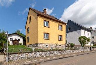 Straßenansicht des Hauses