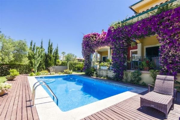 Mediterrane Villa mit Pool und Garten in Cala Viny