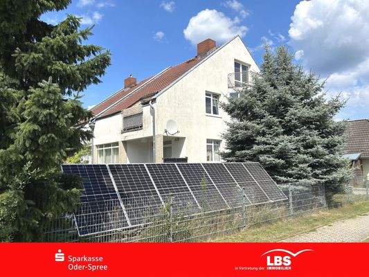 Hausansicht und Photovoltaik